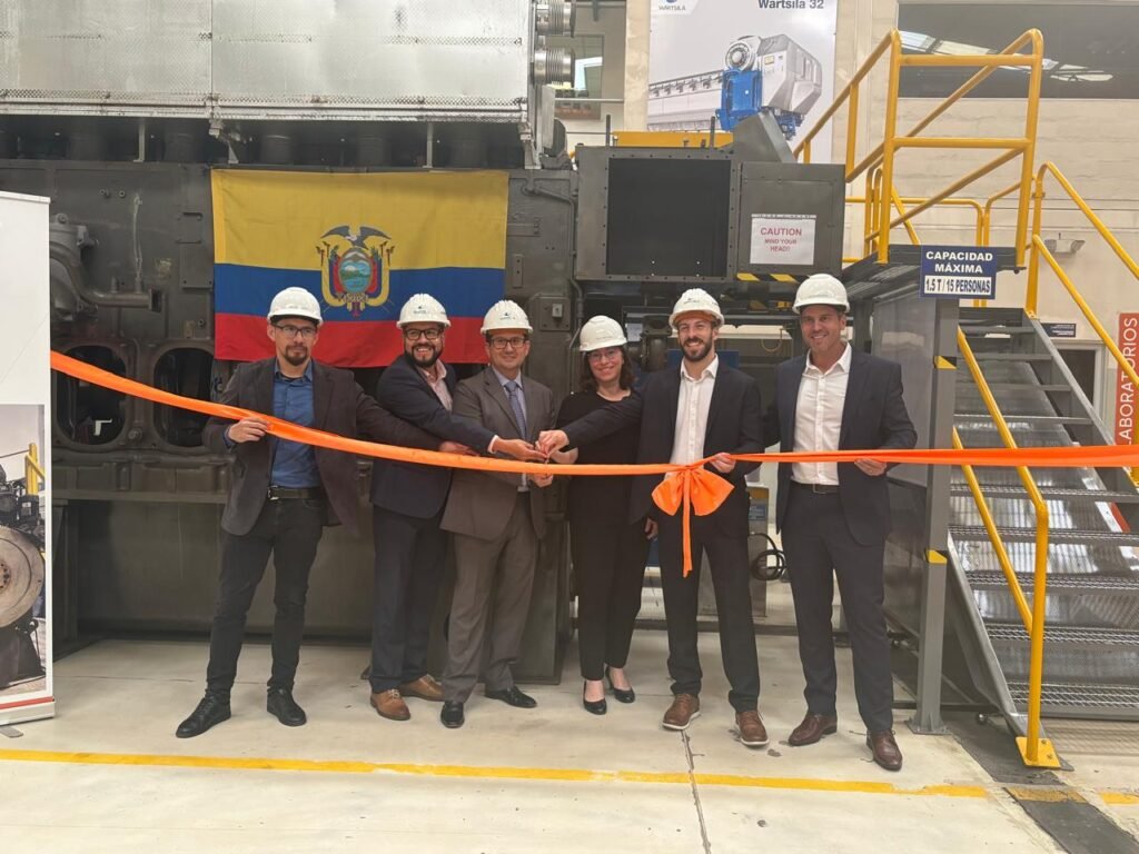 Inauguración del centro de capacitación de Wärtsilä en Ecuador con directivos presentes