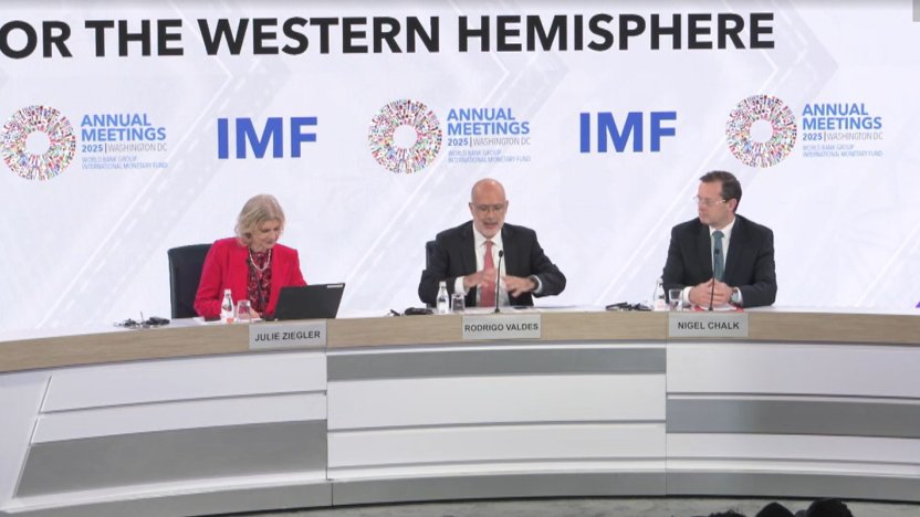 Rueda de prensa del FMI sobre el crecimiento de la economía de Ecuador en 2025.