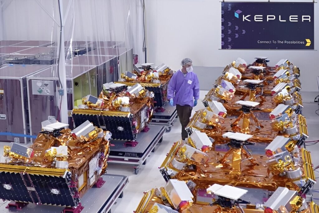 Satélites de Kepler Communications formando los primeros centros de datos espaciales interconectados por láser en 2026.