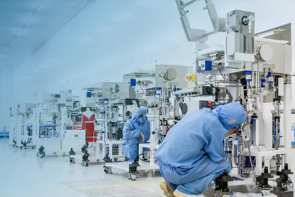 Maquinaria de procesamiento de obleas de Naura Technology para la independencia tecnológica de China en chips.