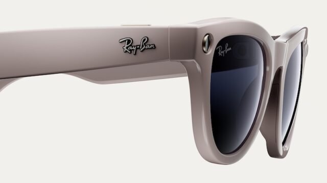 Prototipo de los lentes inteligentes de Meta con IA siendo utilizados en un entorno urbano para identificación biométrica.