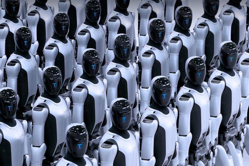 Línea de ensamblaje industrial automatizada donde se aprecian varios brazos mecánicos y los robots humanoides chinos despiertan cada vez más interés.