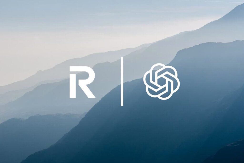Aplicación en smartphone mostrando la promoción de ChatGPT Go gratis con Revolut junto al logotipo del neobanco.