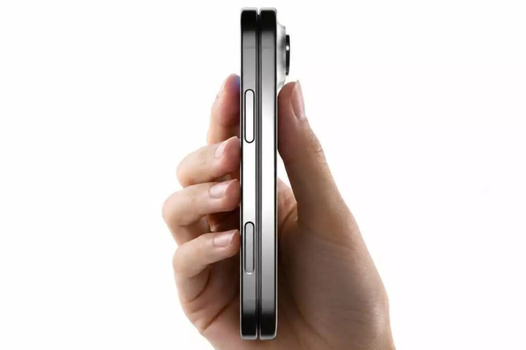 Primer plano de la pantalla OLED flexible de un teléfono inteligente mostrando un gráfico de contracción de mercado, ilustrando cómo las ventas de móviles se están hundiendo.