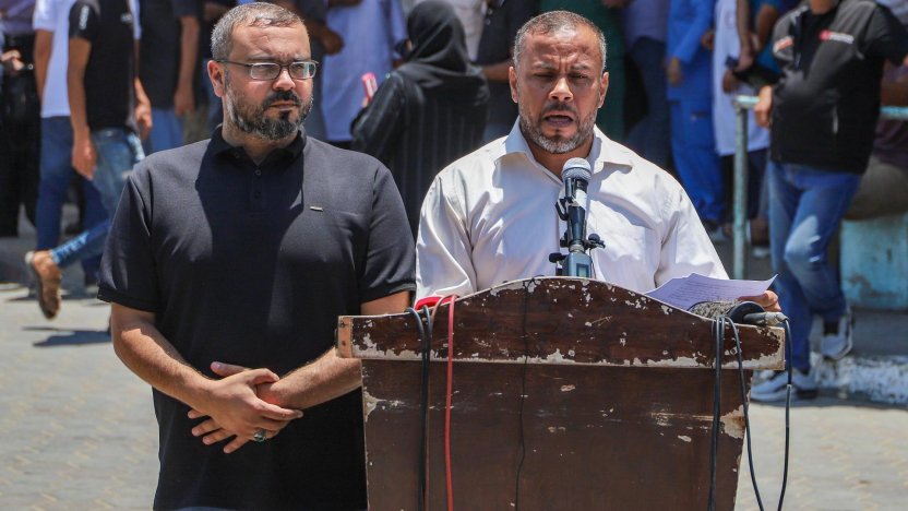 Representantes de las facciones palestinas durante la reunión en El Cairo donde se debatió el traspaso de responsabilidades gubernamentales.