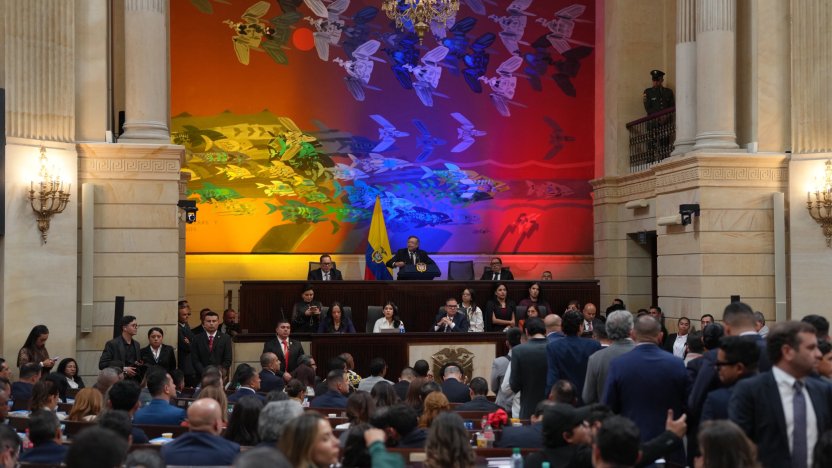 Sesión de instalación del nuevo Congreso de Colombia con senadores y representantes en el Capitolio Nacional.