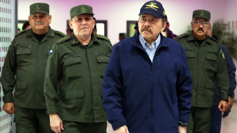 Daniel Ortega y Rosario Murillo durante el acto previo al anuncio sobre las elecciones en Nicaragua.