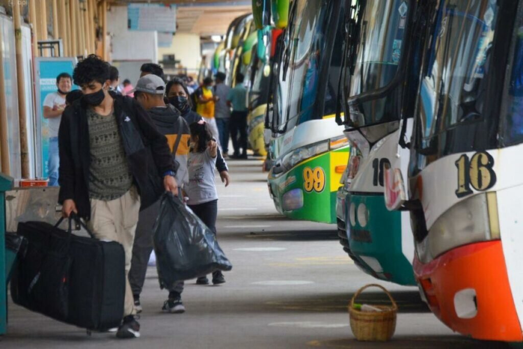 Buses interprovinciales operan con normalidad tras la suspensión del paro anunciado en Ecuador.