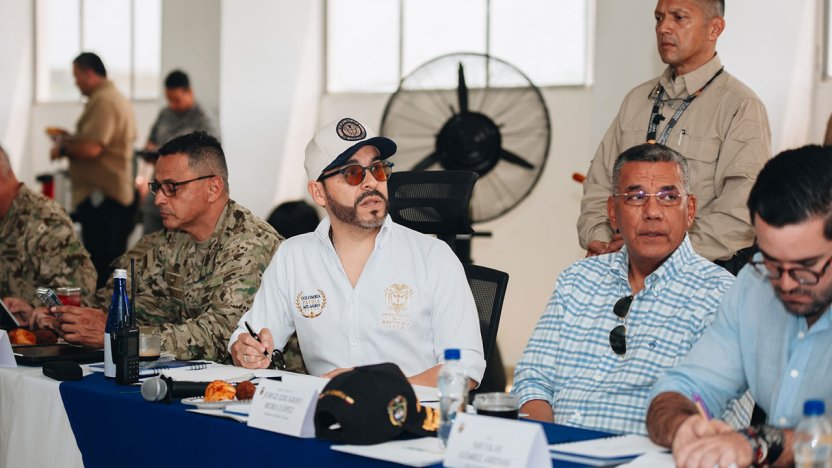 Operativos policiales para deportar a migrantes irregulares en Colombia.