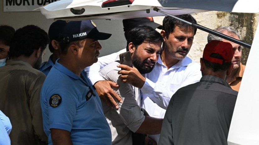 Fachada del Instituto de Ciencias Médicas PIMS en Islamabad tras el incendio en un hospital