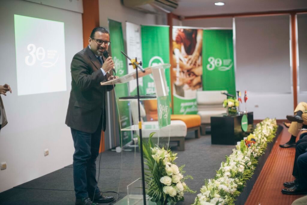 Presentación oficial de la Cumbre Empresa y Sociedad para articular proyectos de desarrollo comunitario.