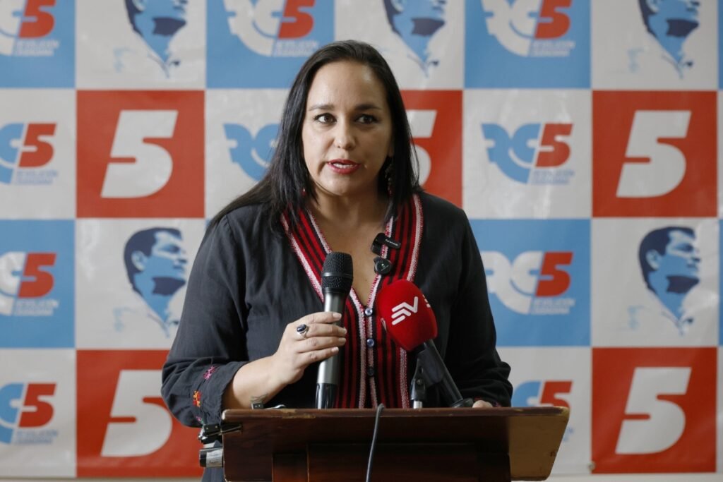 Gabriela Rivadeneira anuncia la estrategia de Revolución Ciudadana para participar en las elecciones seccionales 2026 en Ecuador.