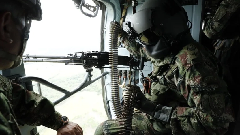 Soldados del ejército de Colombia desplegados durante la Operación Azarías tras el bombardeo contra una disidencia de las FARC