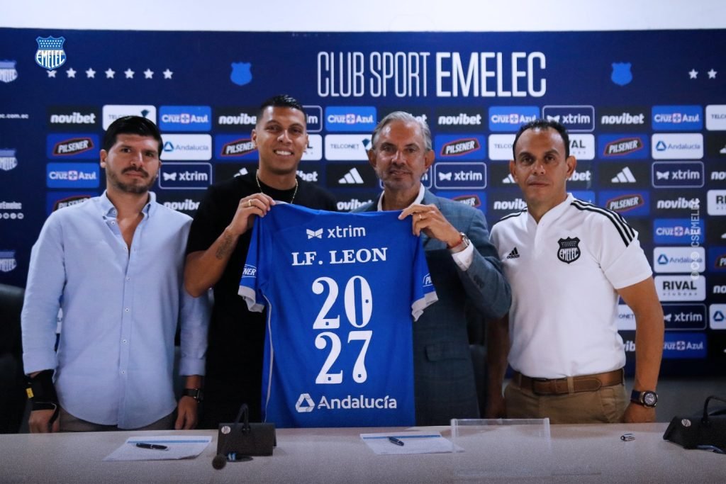 Emelec asegura su columna vertebral: Luis Fernando León renueva hasta el 2027
