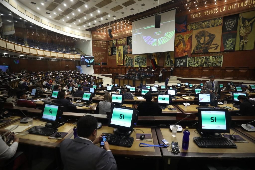 Asamblea Nacional: Respaldan acciones de fiscal Diana Salazar en medio de controversia política
