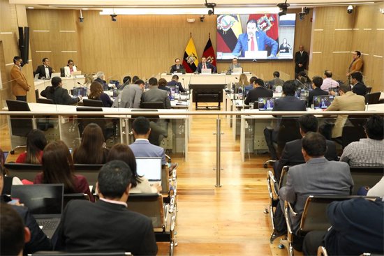 Respaldo Mayoritario: Concejo Municipal Aprueba Resolución en Favor del Alcalde Pabel Muñoz