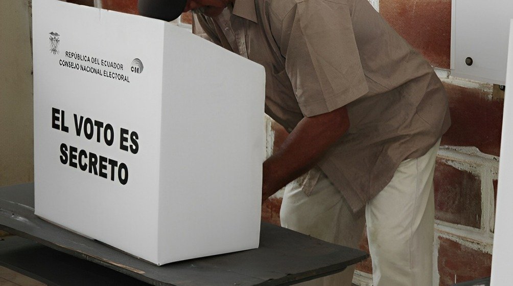 Los Ecuatorianos Participan en Seis Procesos Electorales en un Periodo de Seis Años