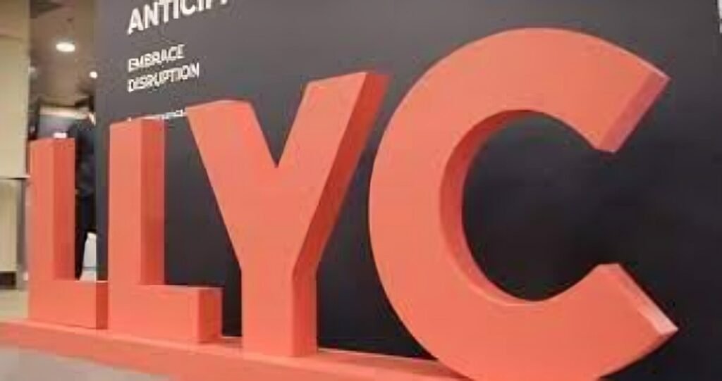 el sólido desempeño financiero de LLYC en 2023, con ingresos operativos alcanzando un récord de 83,1 millones de euros