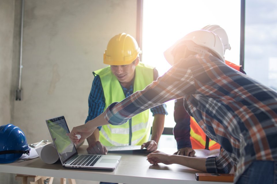 La industria de la construcción se reinventa, adoptando tecnologías de vanguardia para transformar la estimación de proyectos.