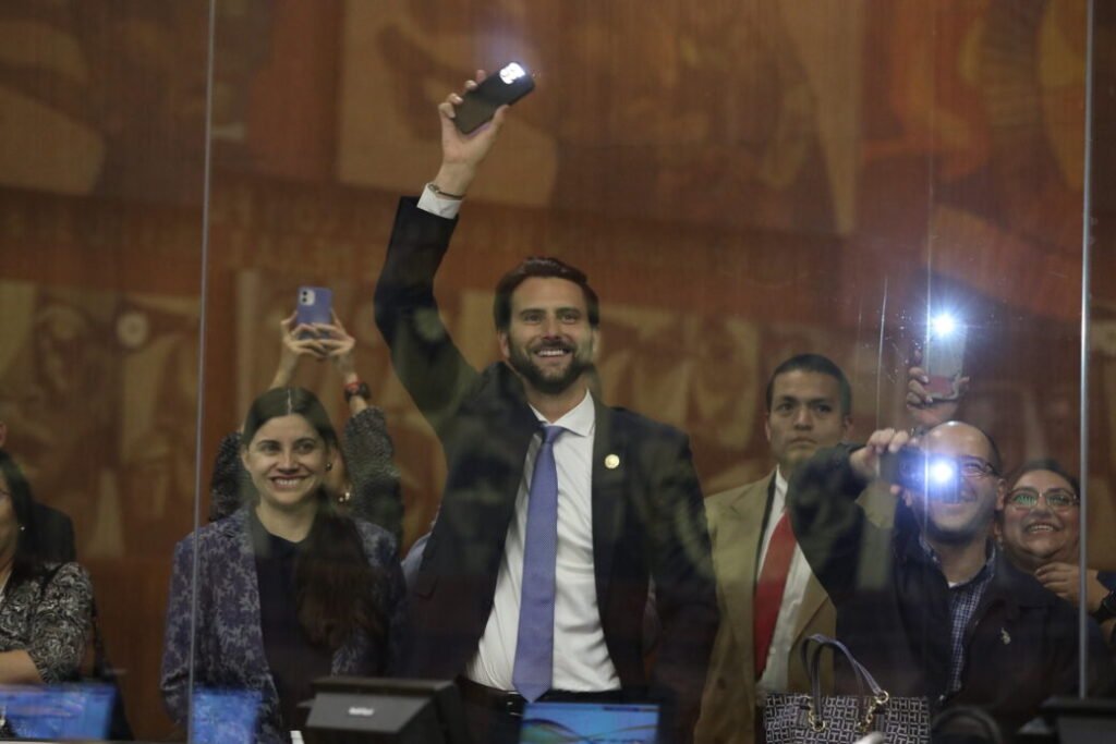 Avances en el turismo ecuatoriano: Roque Sevilla celebra la aprobación de la nueva ley