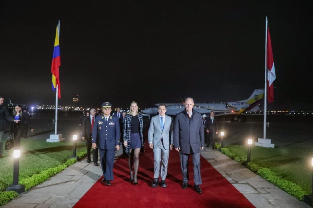 Daniel Noboa llega a Lima para encuentro presidencial Perú-Ecuador