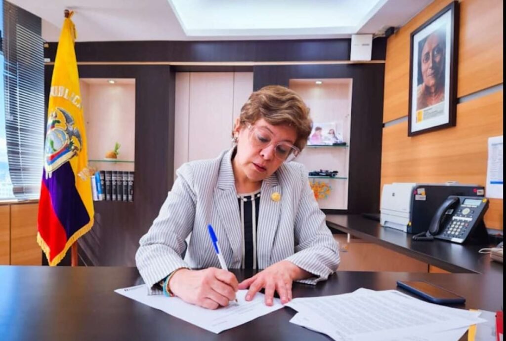Ministra de Trabajo anuncia empleo para mayores de 30 años