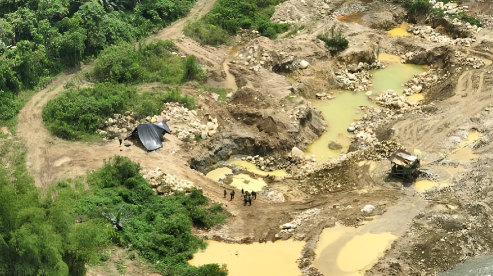 Autoridades desmantelan campamentos de minería ilegal en Buenos Aires