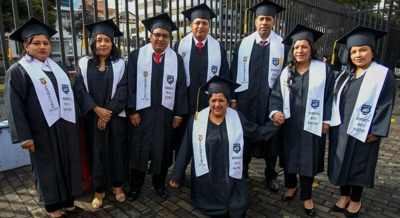 171 adultos se gradúan como bachilleres gracias a educación acelerada municipal