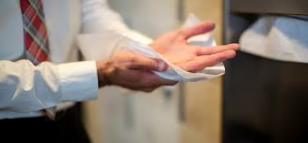Essity destaca la necesidad de mejorar la higiene en baños públicos