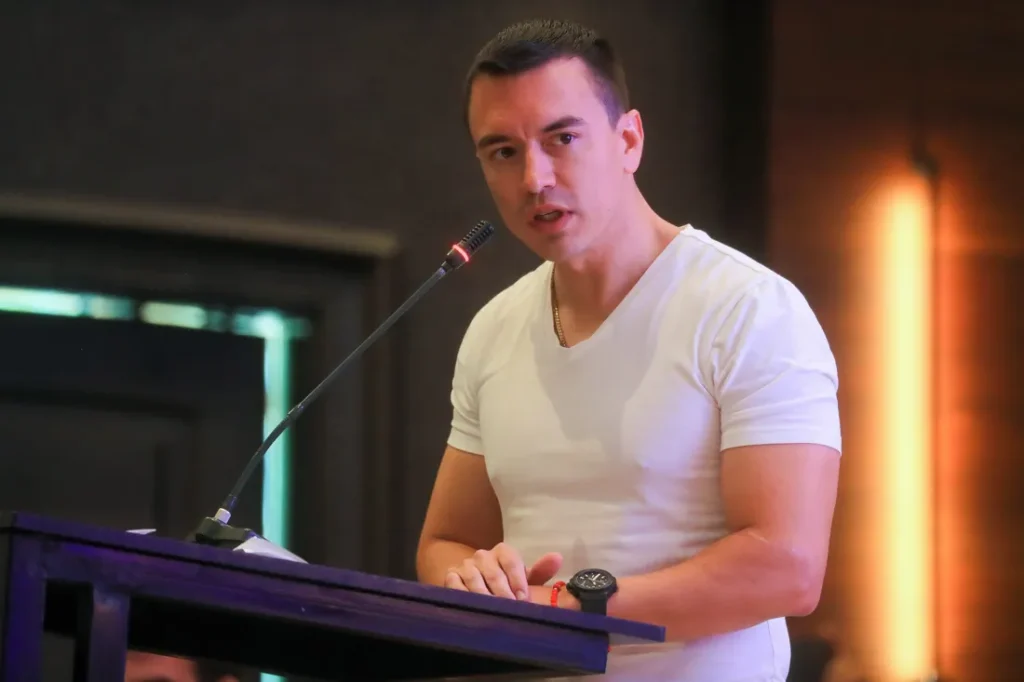 Noboa ordena modernizar manuales sobre uso legítimo de la fuerza