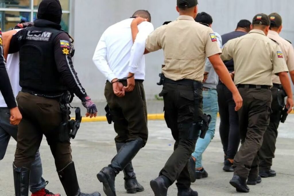 Policías involucrados en secuestro y extorsión en Guayaquil