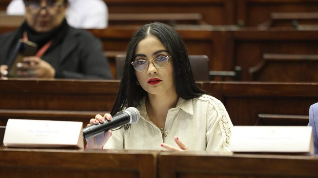 Kronfle renuncia en octubre; el Correísmo presidirá la Asamblea