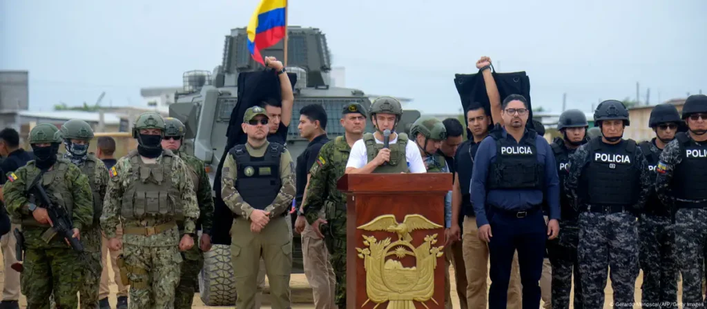 Noboa plantea reforma para permitir bases extranjeras en Ecuador