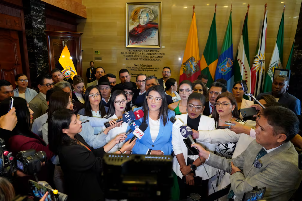 Bancadas confirman que no apoyarán censura de Diana Salazar