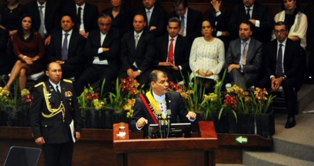 Correa, Pólit y Glas deben USD 154 millones por corrupción en Ecuador