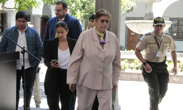 El correísmo busca censurar y destituir a la ministra Mónica Palencia en la Asamblea
