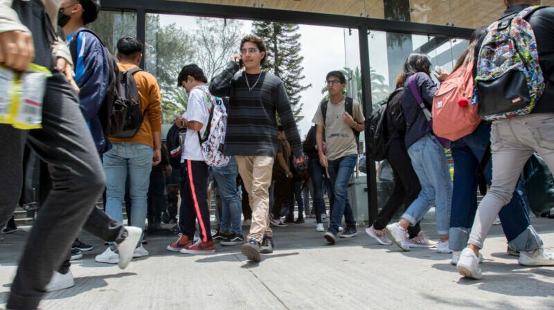 Jóvenes en Quito lideran mejoras económicas, según encuesta