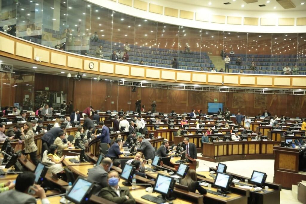Apoyos a leyes de Noboa se debilitan en primer debate