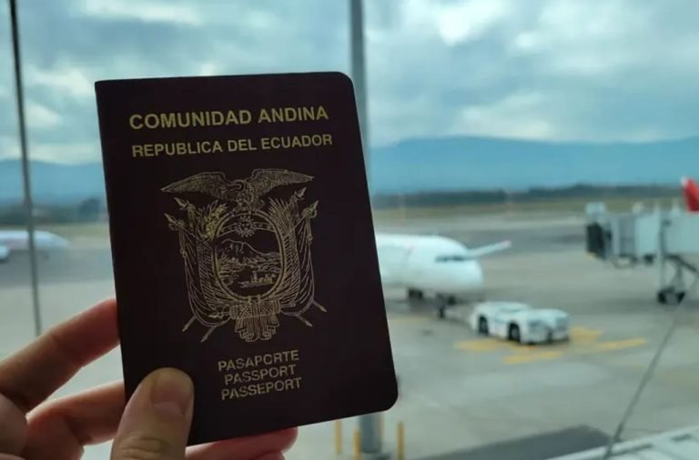 Ecuador y Emiratos Árabes Unidos firman acuerdo que exime de visa a ecuatorianos