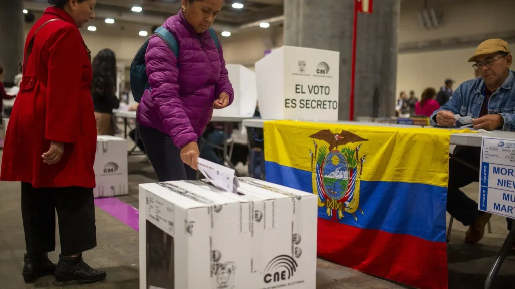 Electores indecisos tras un debate presidencial sin claridad en Ecuador