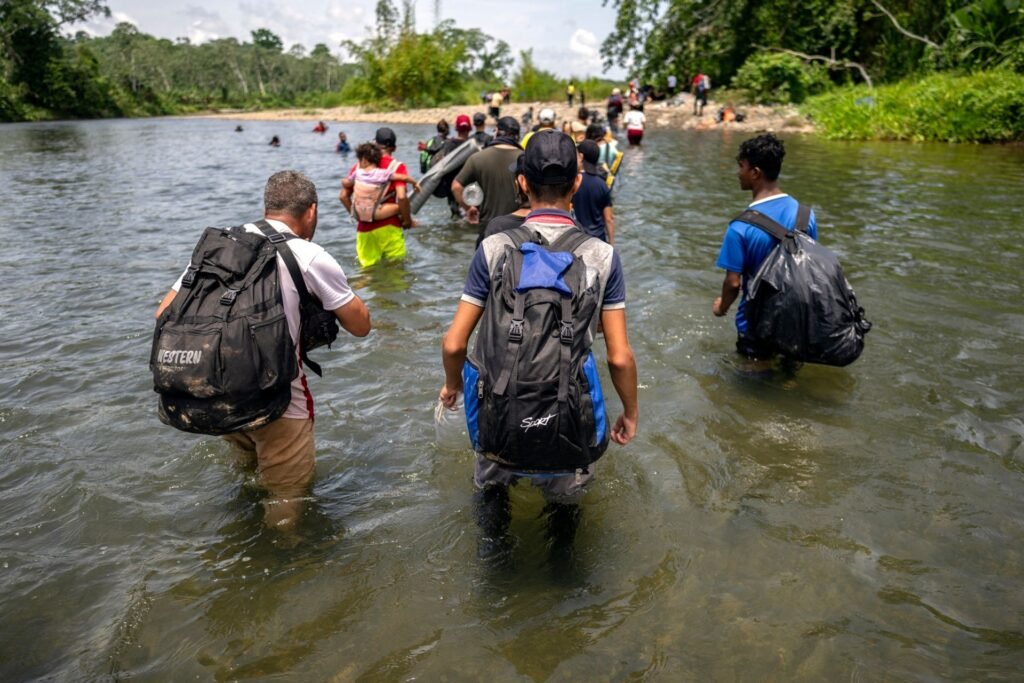 Más de 94.000 ecuatorianos emigraron de Ecuador en 2024