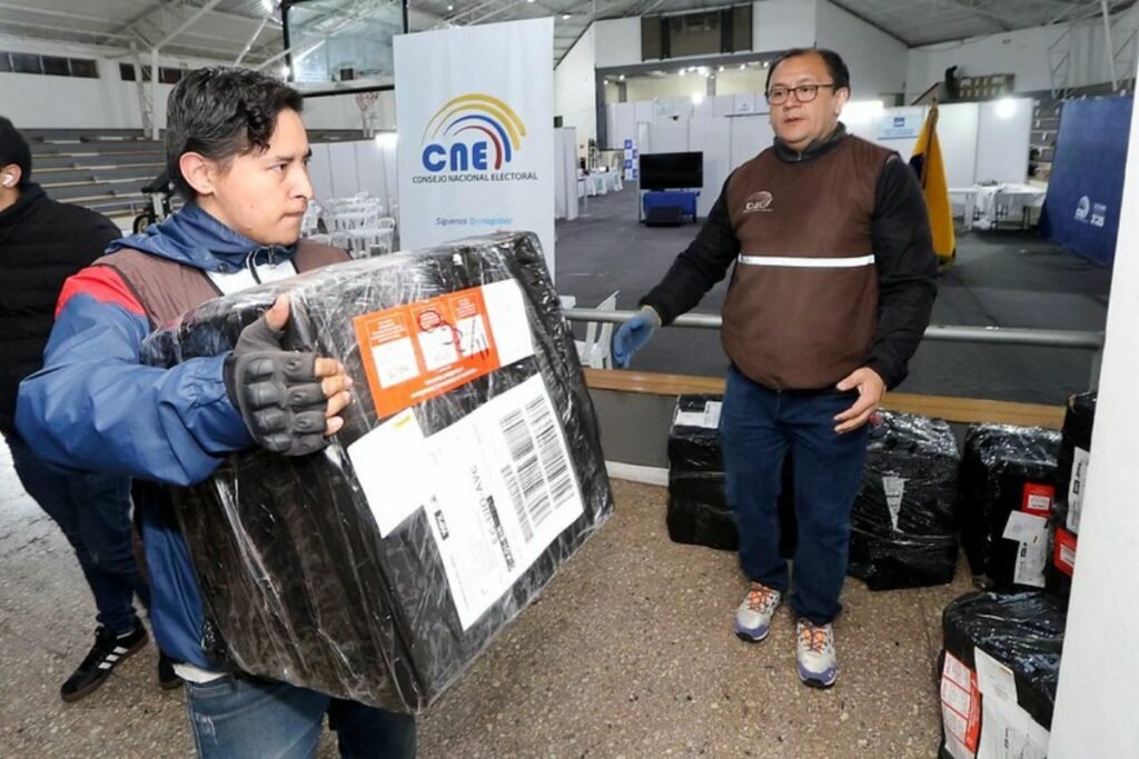 Escrutinio finalizado en provincias de Ecuador, pendiente el conteo en el exterior