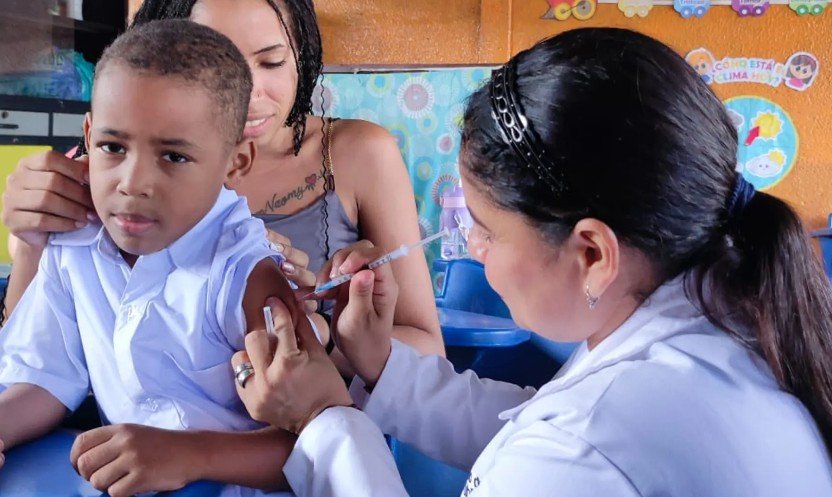 Ecuador suma seis muertes por fiebre amarilla y otras 23 por tosferina: autoridades intensifican vacunación