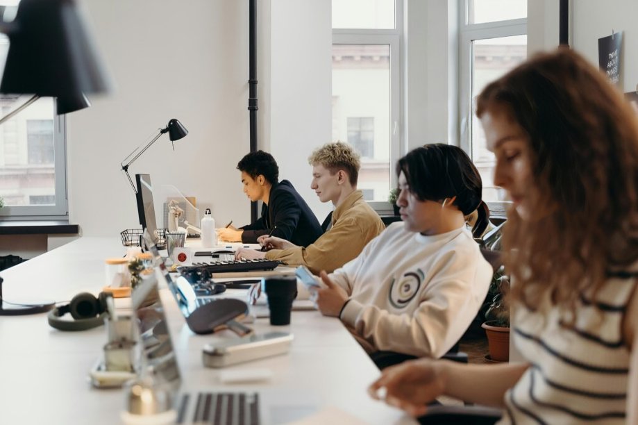 Nuevas disposiciones para empleadores actualizan normas sobre documentación, registros y jornadas laborales desde mayo de 2025.