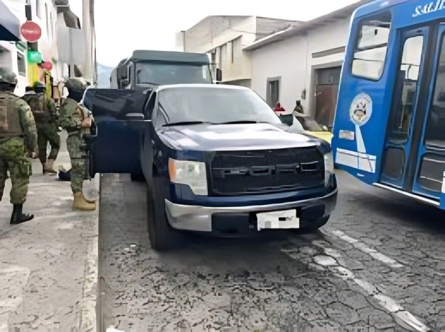 Fuerzas Armadas capturan a presuntos miembros de Los Lobos en Ibarra