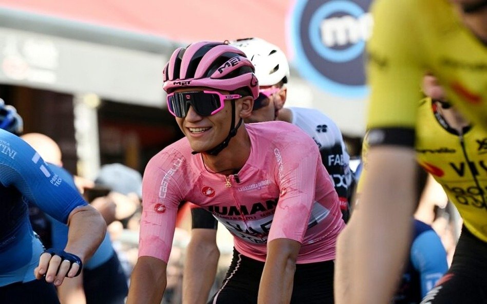 Nico Denz gana la etapa 18 del Giro y Del Toro mantiene la maglia rosa