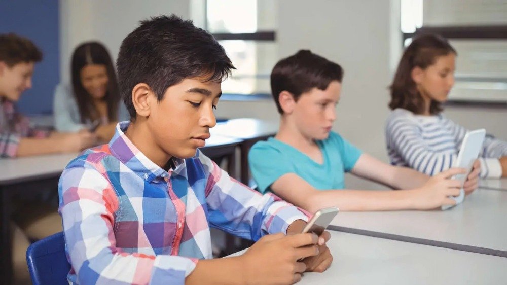 Lanzan plataforma educativa “Aprendamos de Minería” para escuelas primarias y secundarias