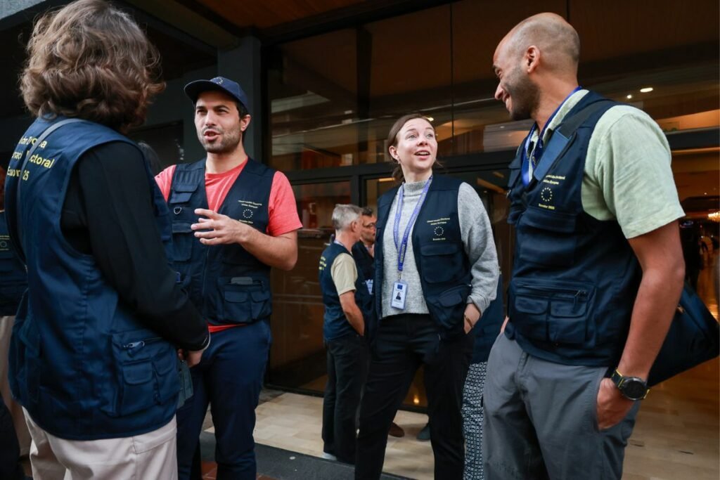 Misión de la UE se reunió con Luisa González, pero no halló pruebas del supuesto fraude con la 'tinta transferible'