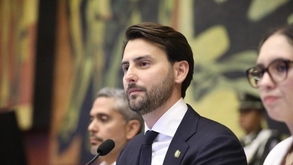 Asamblea Nacional de Ecuador en su primer mes con tensiones políticas y debates polémicos