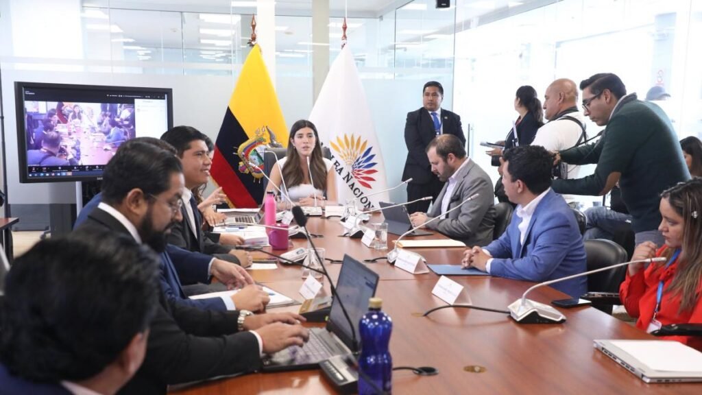 Comisión propone reforma a la Ley de Solidaridad para ajustar concepto del indulto presidencial diferido.